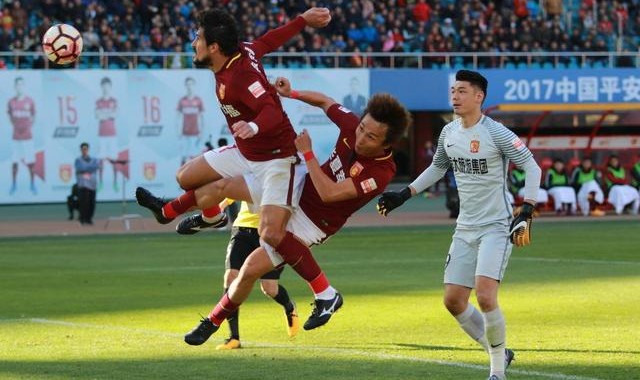  里昂女足四连冠创历史新纪录  