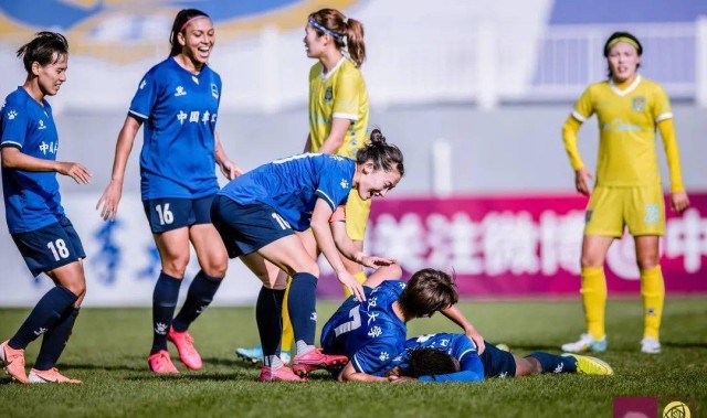  曼城女足夺得联赛冠军创历史  