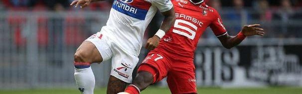  里昂主场惨败尼斯，防守漏洞暴露主帅承压  