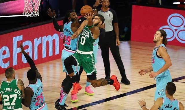  凯尔特人逆转雄鹿锁定东部决赛席位  